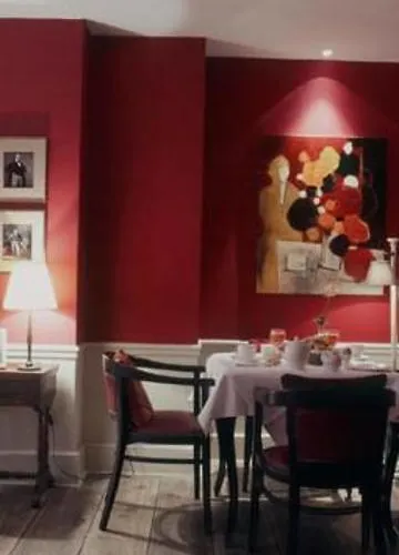 Hotell Sainte-beuve 4*