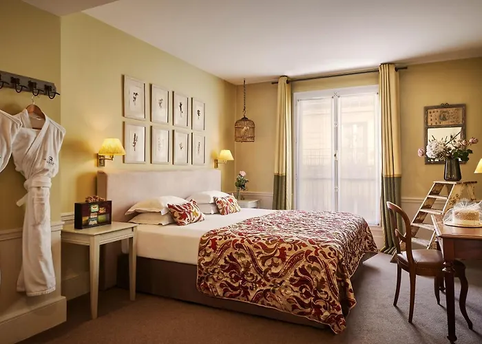 Hotel Sainte-beuve 4*